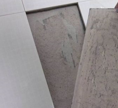 廊坊瓷砖空鼓维修公司分享瓷砖铺贴时如果打浆（即涂抹在瓷砖背面和基层上的砂浆或瓷砖胶）过少，会带来以下问题